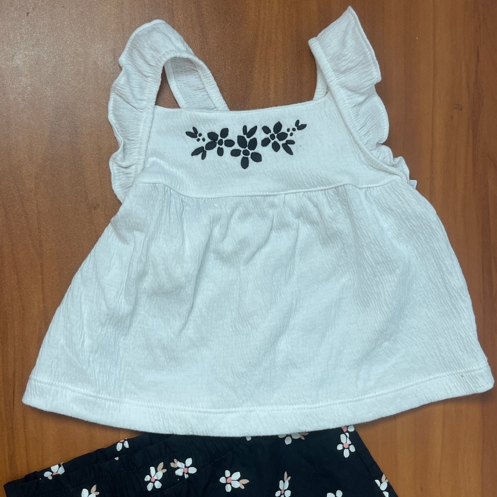 Carter's Just One You Baby Girls 18M White Ruffle Top and Floral Shorts 2-pc Set - Picture 3 of 9